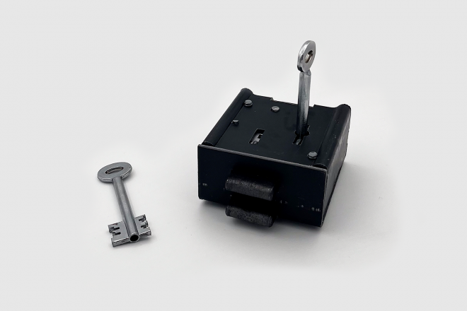 Konya Selçuklu Karatay Meram İlçesi Semti Mahallesi 7/24 acil her türlü kilitli oto araba otomobil araç Gaziantep Tek Çift Kademeli Kapılı Dijital Banka kiralık kasaları ev daire demir tahta ahşap dükkan örtülü çekili kalmış kapısı çelik para kasa kapi Bi